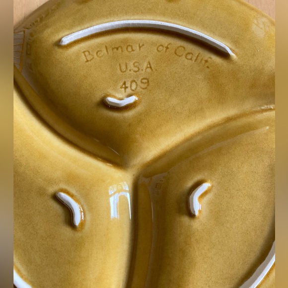 Belmar of California 11.5 inch diameter goldenrod color platter/plate - Picture 3 of 4